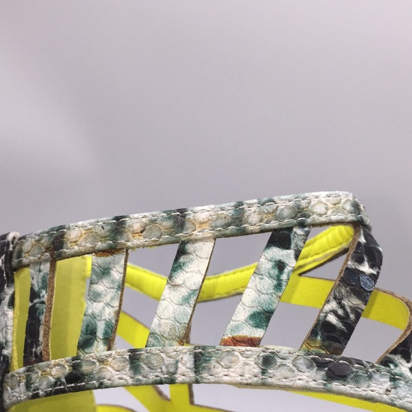 Qupid Women’s Platform Green Faux Snakeskin 5.5 in High Heels Size 9 - Picture 16 of 16